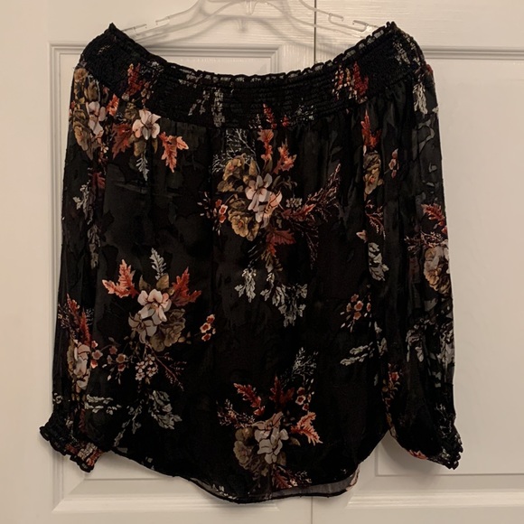 🌷WHBM CHIFFON Lined Off The Shoulder Top - Picture 4 of 11
